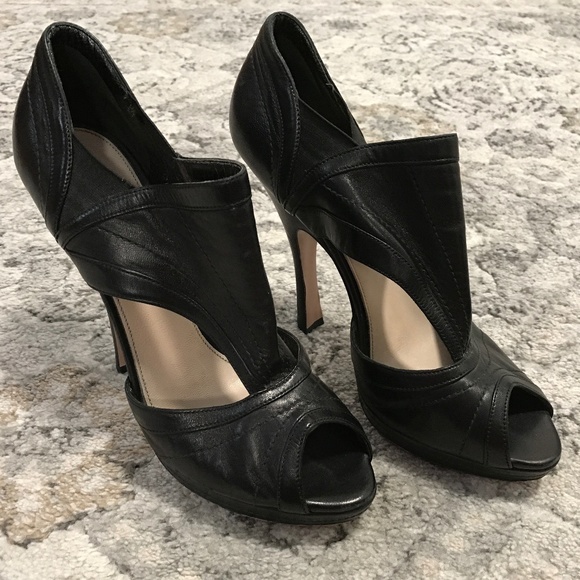 Prada black leather pumps / heels  size 40. EUC. comfortable for a high heel! - Picture 1 of 11